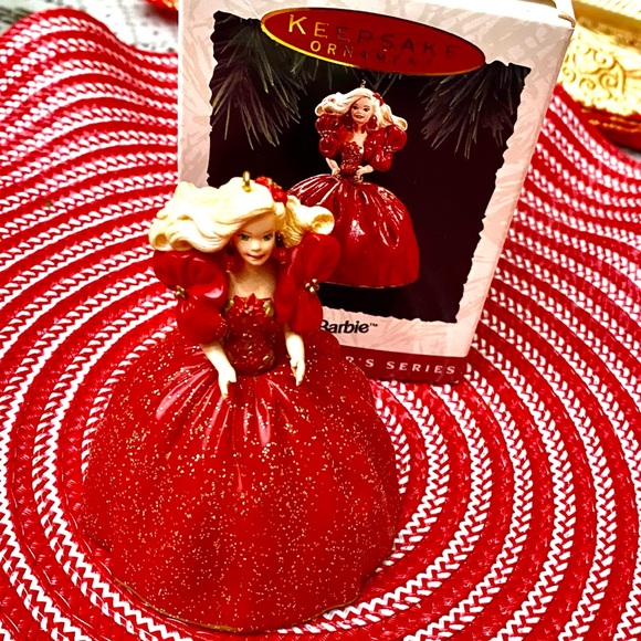 VINTAGE HOLIDAY BARBIE 1993 HALLMARK COLLECTOR - Picture 3 of 4